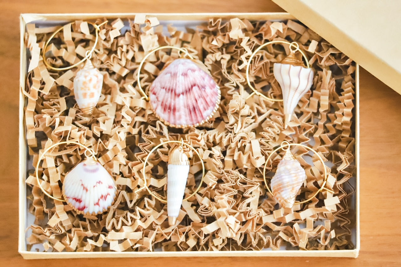 Gilded Seashell Wine Charm Set