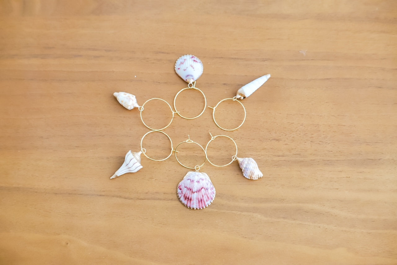 Gilded Seashell Wine Charm Set