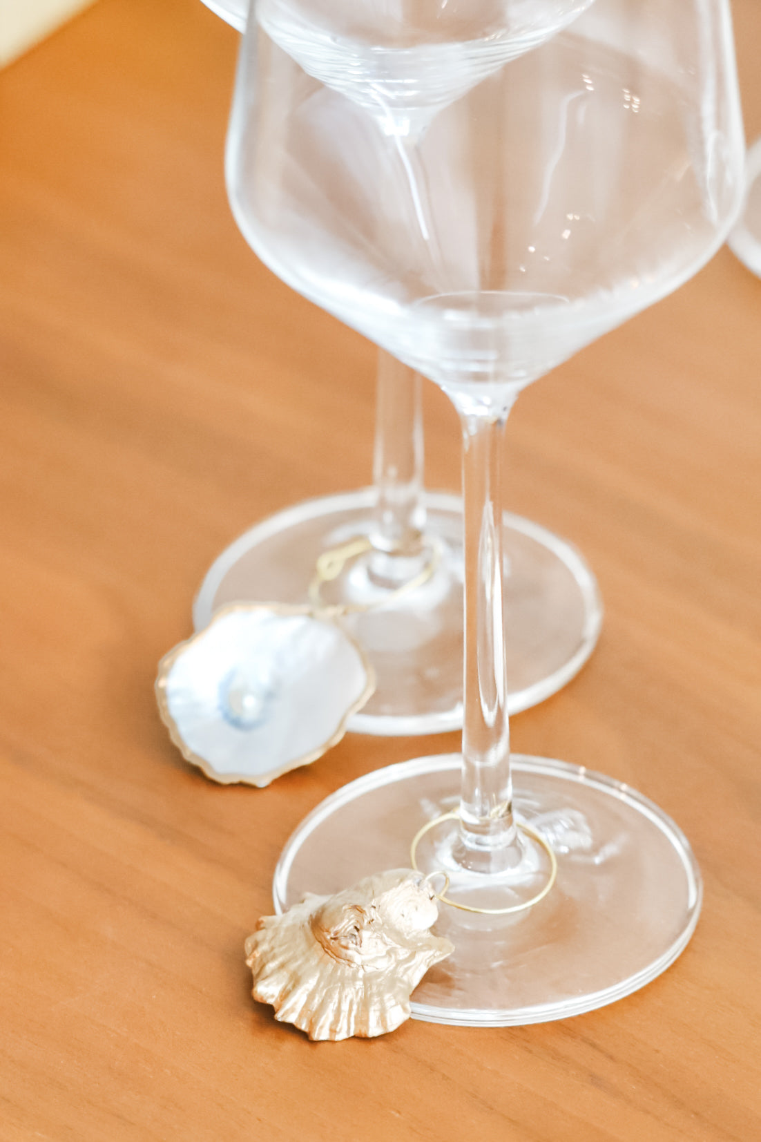 Gilded Mini Oyster Wine Charm Set - Pearl Edition